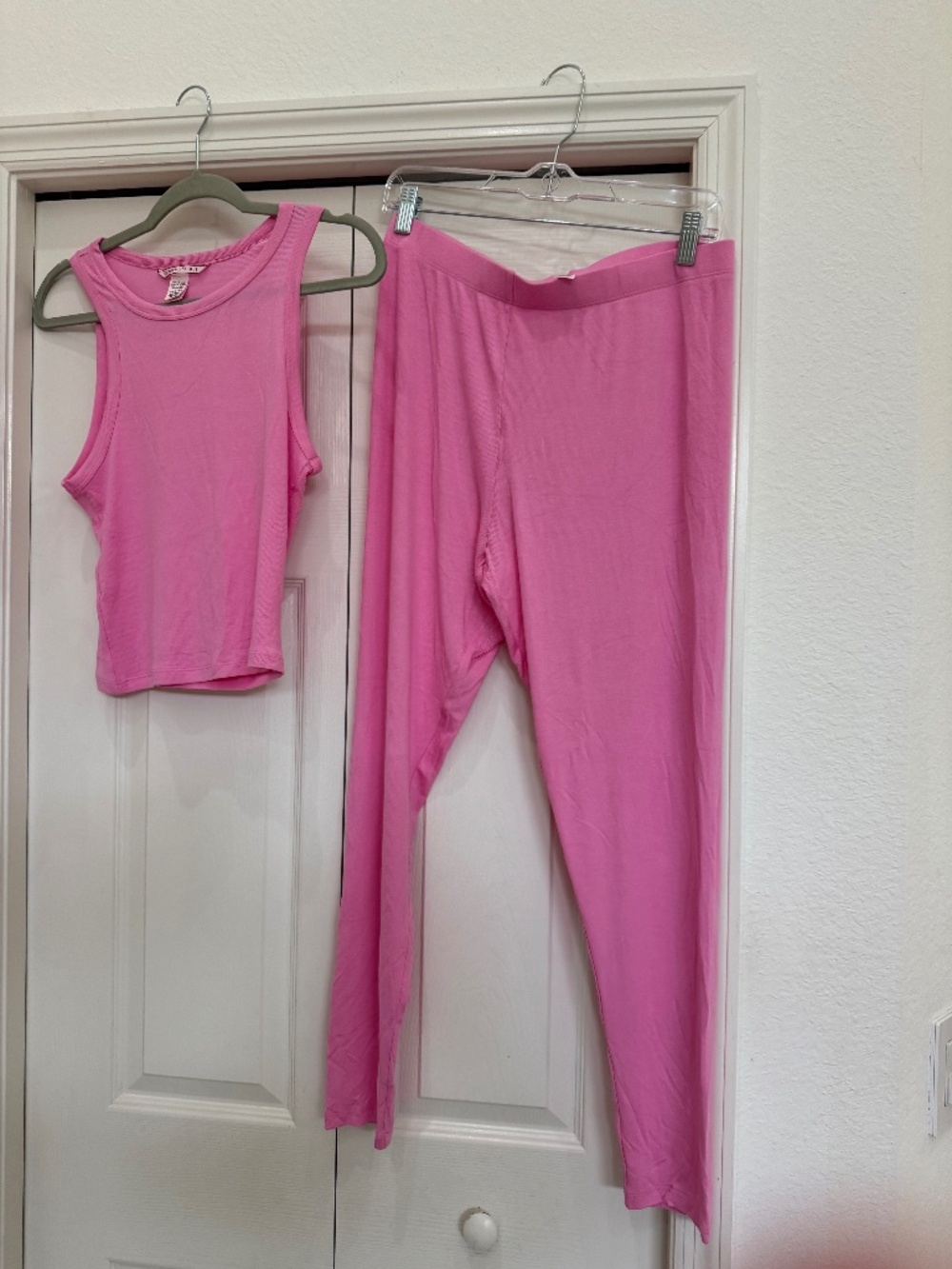 Victoria secret pajama set, adorable bright pink, size medium
